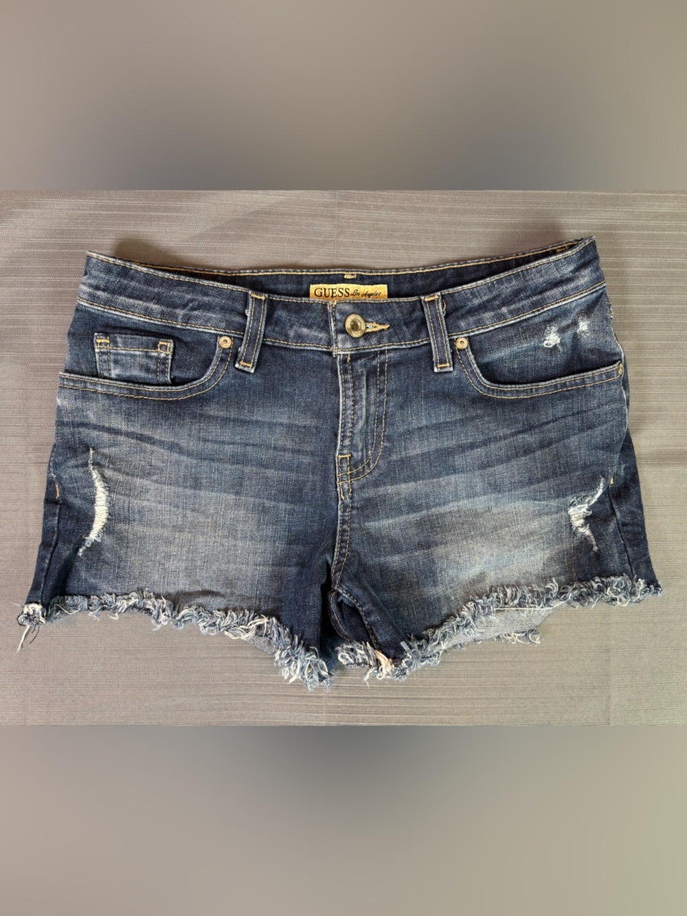 GUESS Los Angeles Distressed Denim Cutoff Shorts Women’s Size 28 Raw Hem